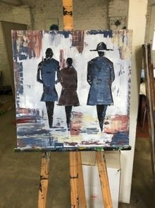Abstraktes Bild mit Figuren und Regenschirmen auf einer Staffelei